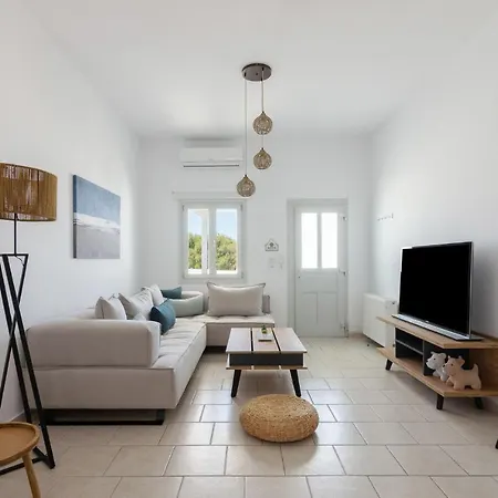 And Spacious In Paros Apartment *
