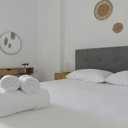 And Spacious In Paros Apartment *