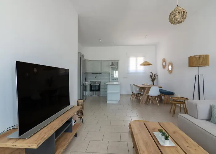 And Spacious In Paros * נאוסה