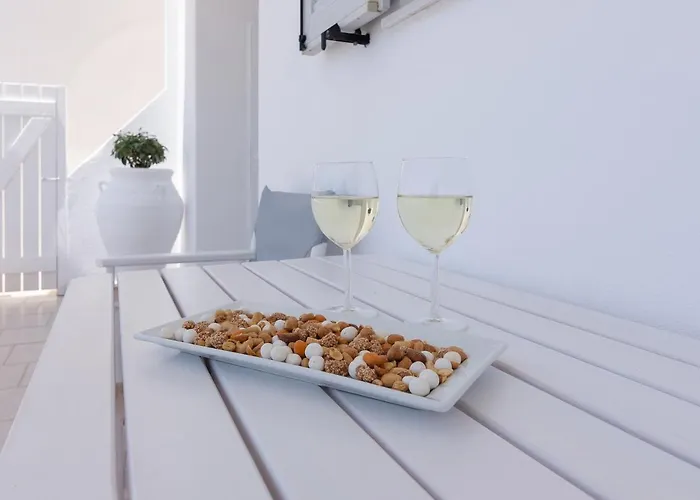 And Spacious In Paros דירה